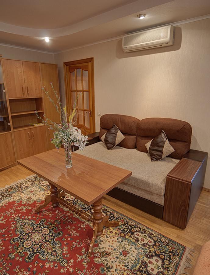 Квартира По Улице Большая Васильковская, 129 Kyiv Exterior foto